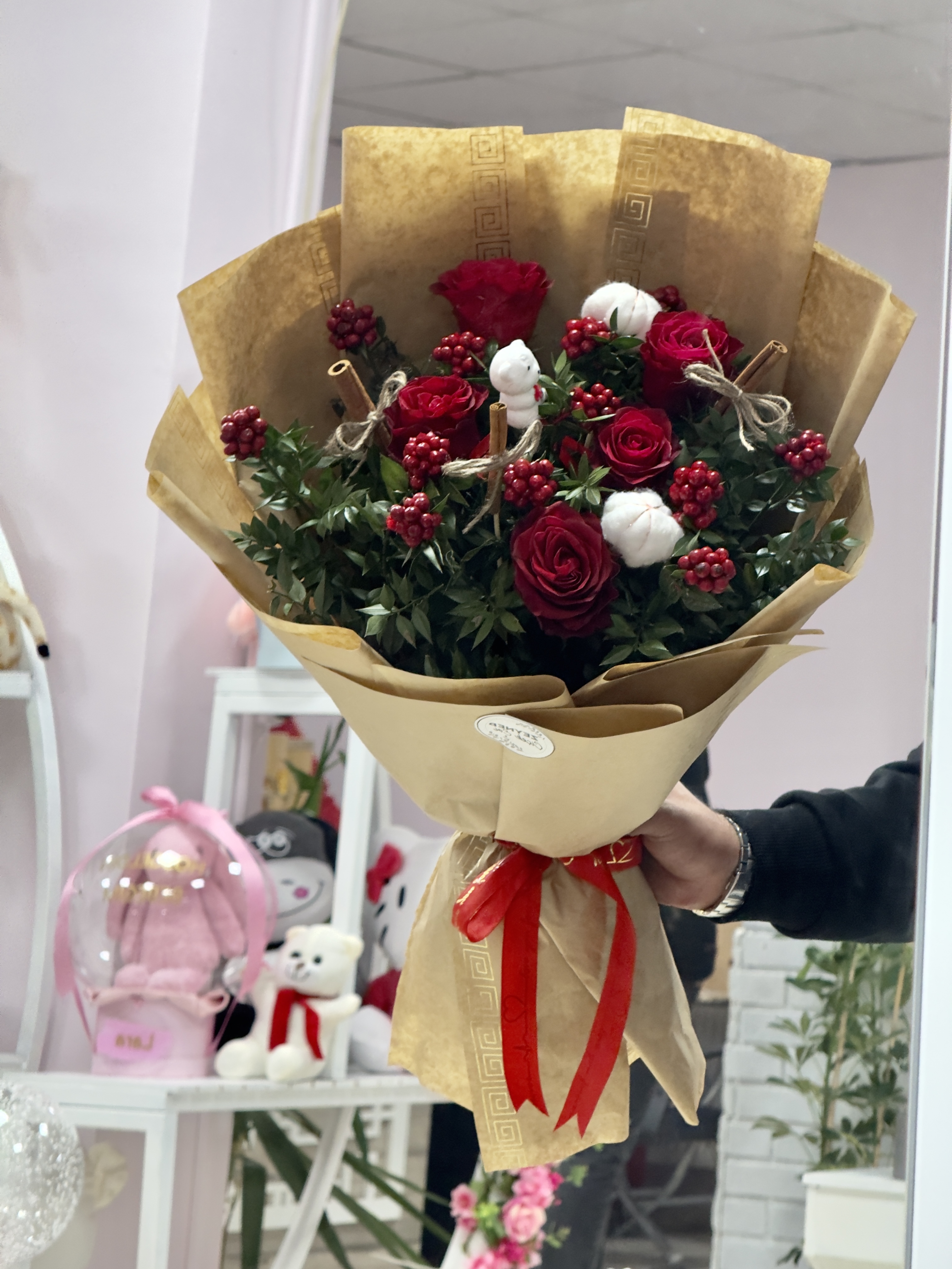 5 Kırmızı Gül ve Kokina