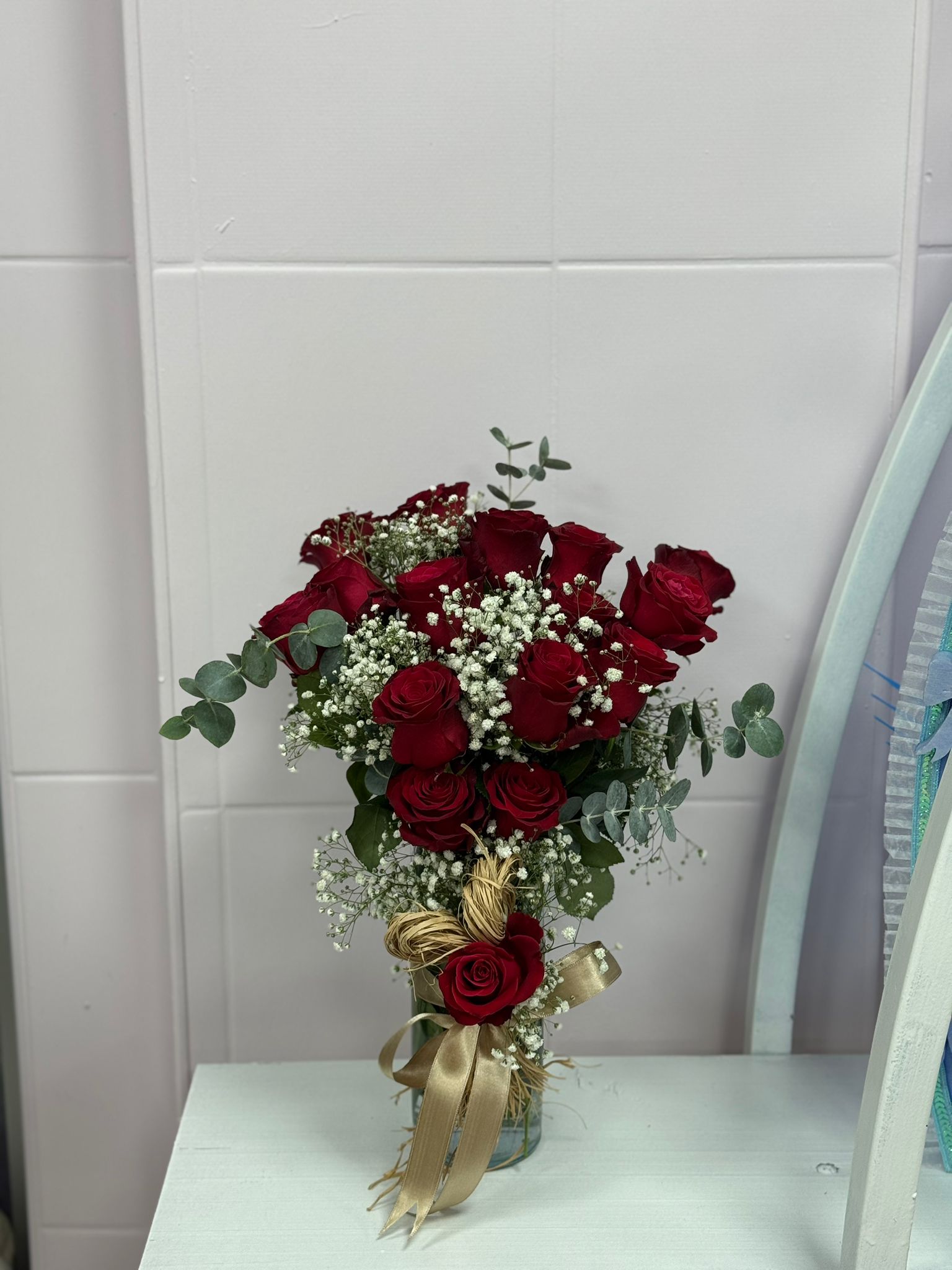 Vazoda İthal 15 Gül Çiceği